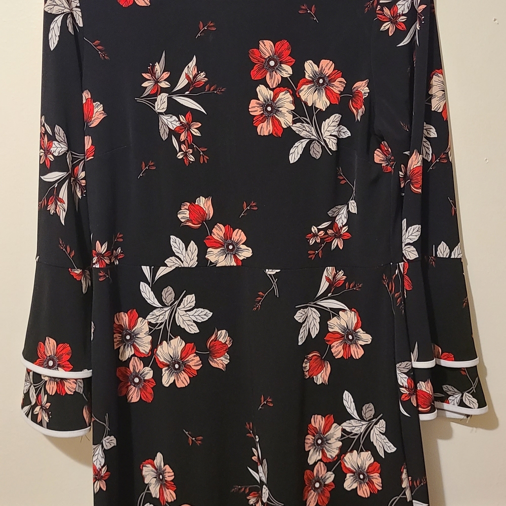 Alfani Woman’s Stretch Dress Black, White with Red Bell Sleeves Dress S 8/M Midi